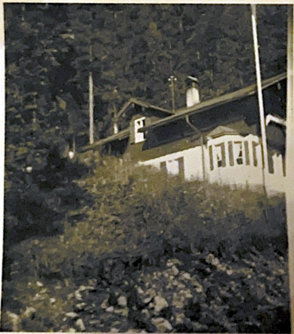 Ein Haus am Waldrand
